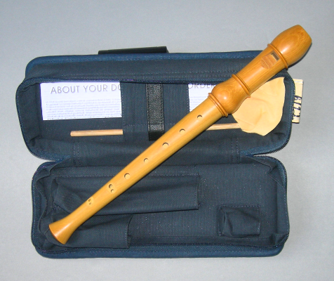 Dolmetsch DS6122 Descant outfit.